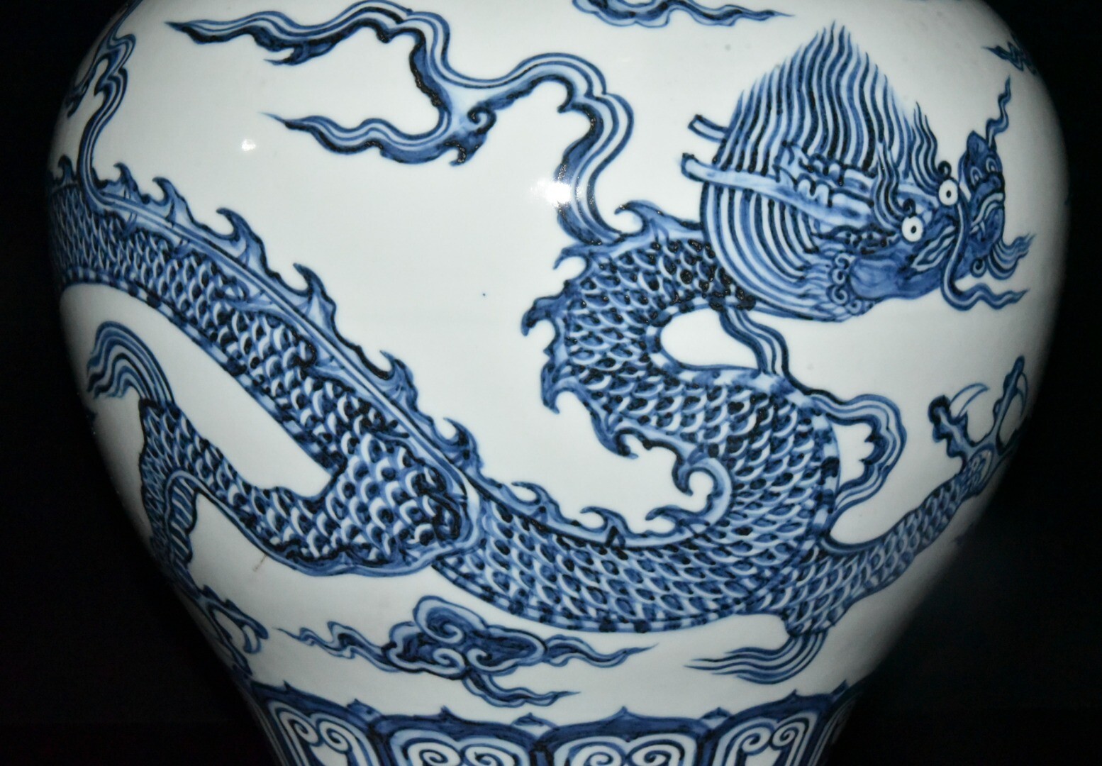 13.5″Old China ming dynasty xuande mark blue white Porcelain Dragon pattern Pot