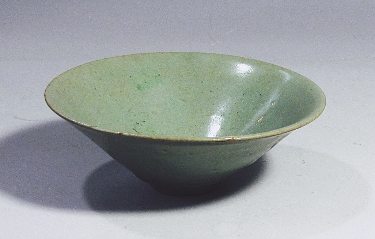 A Fine Korean Plain Rich Celadon Conical Bowl-11th C