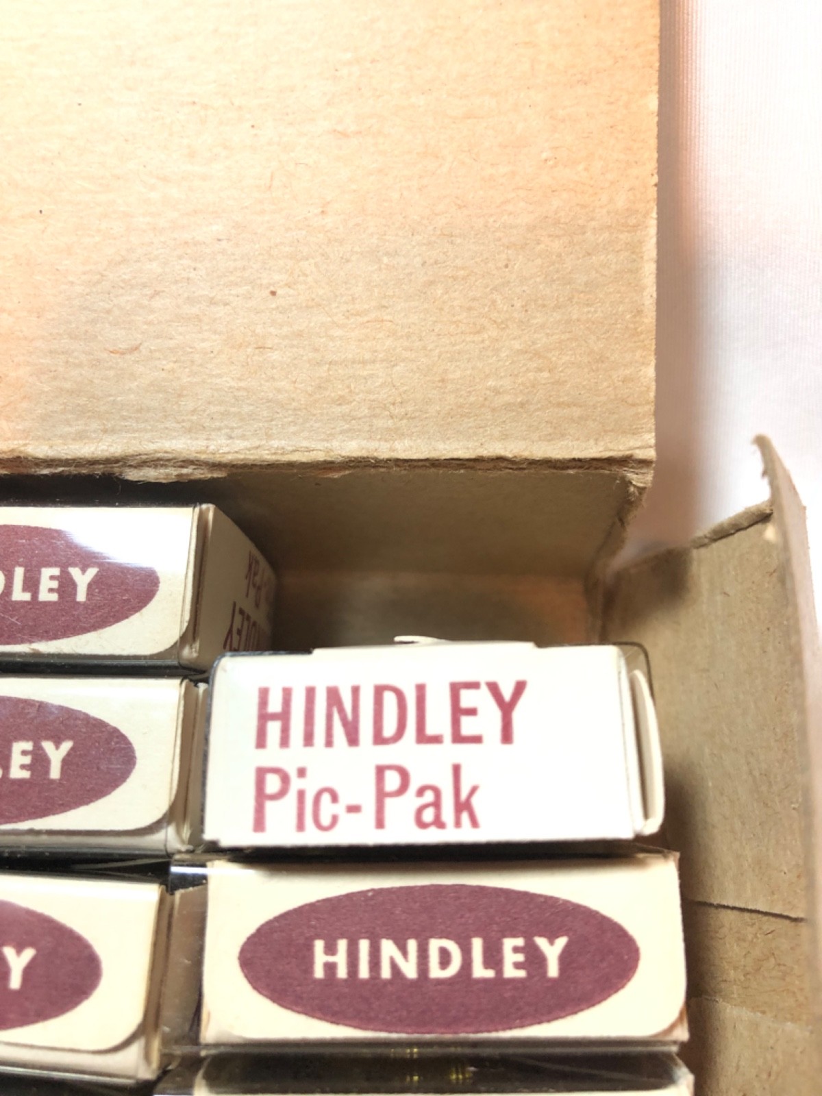 NOS 1950’s HINDLEY Shoulder Hooks U 412 1/2 – 5pcs 9 boxes gold colored A88