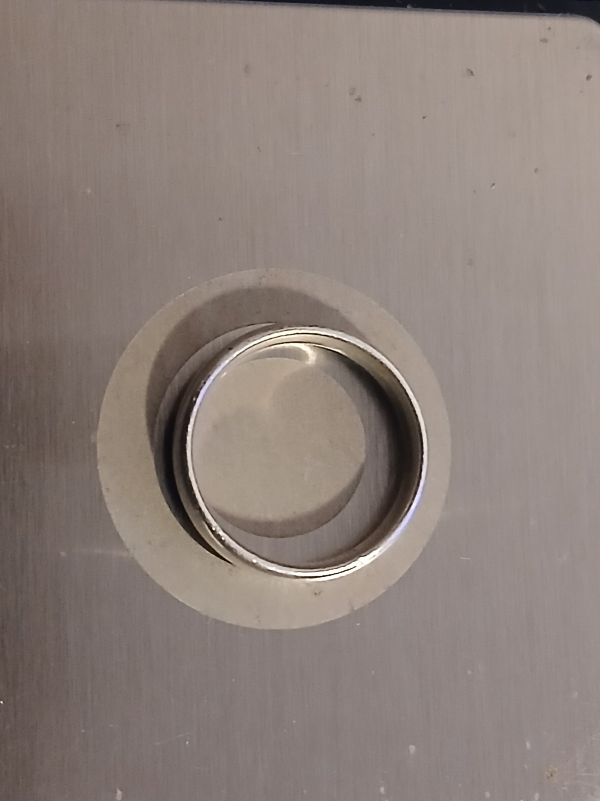 👀 925 STERLING SILVER RING BAND SCRAP OR WEAR JEWELRY 4.51 GRAMS 👀 LOOK SIZE 8