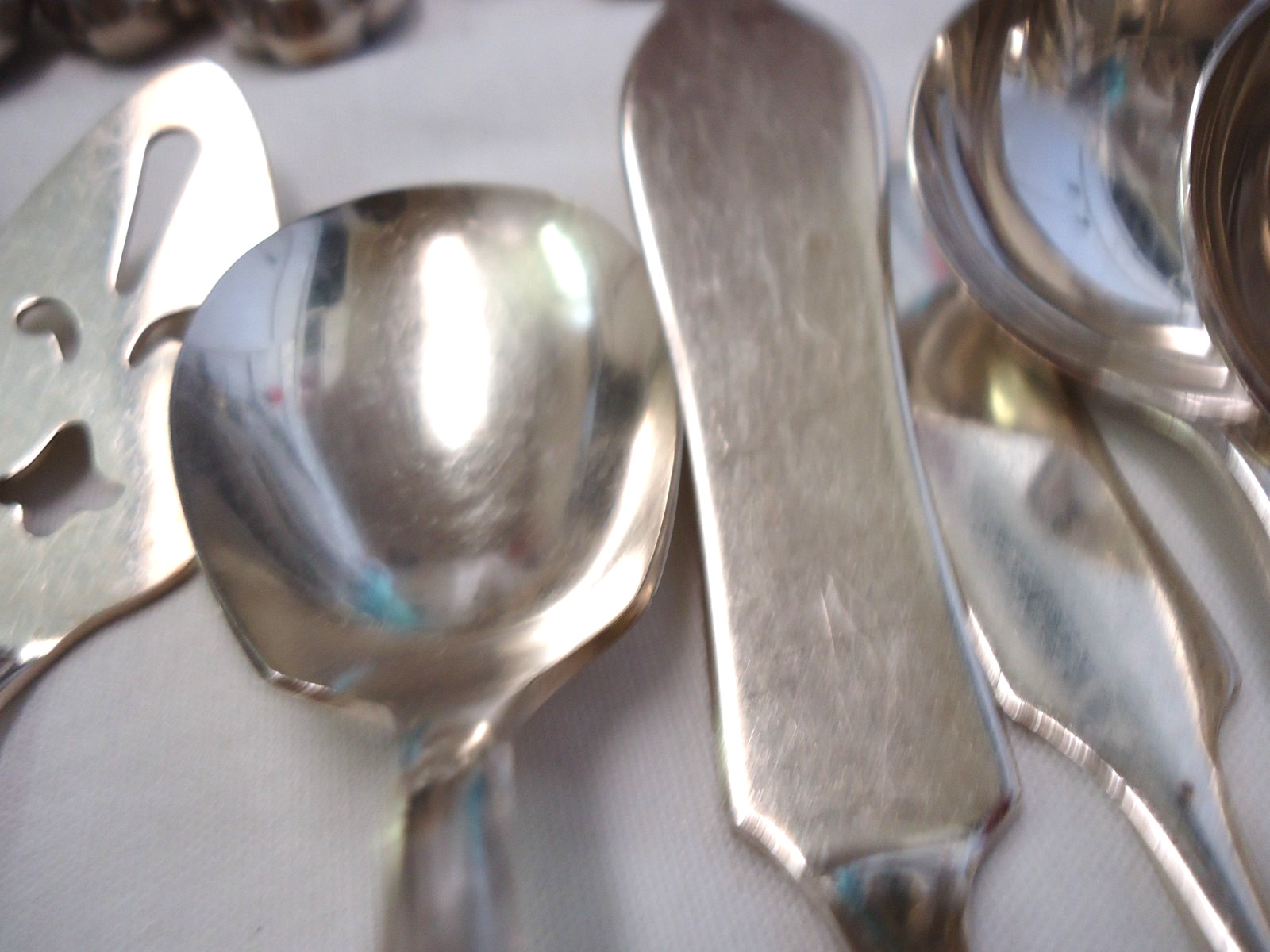 VINTAGE SILVERPLATE FLATWARE MIXED BULK LOT 110- PIECES
