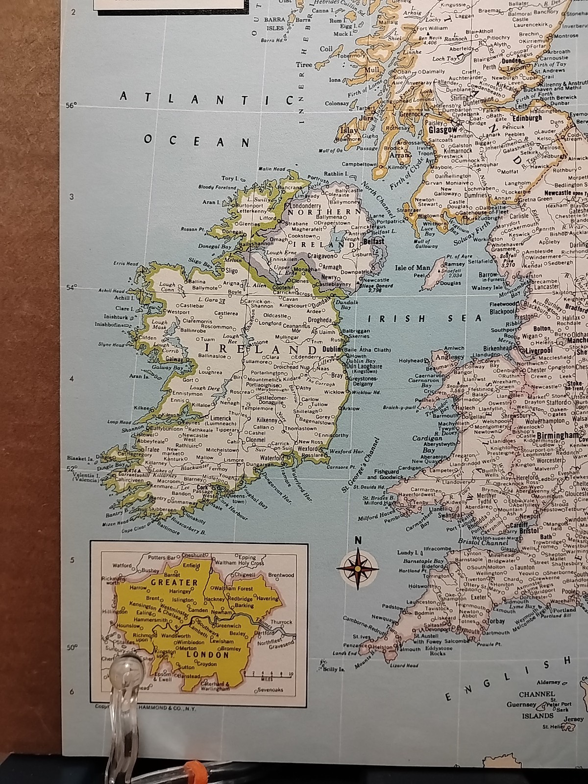 1973 Vintage UNITED KINGDOM & IRELAND Atlas Map Hammond Medallion World Atlas