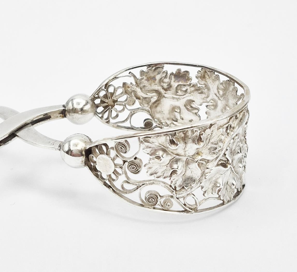 FINE 19TH CENTURY SOLID SILVER FILIGREE GRAPEVINE SUGAR TONGS