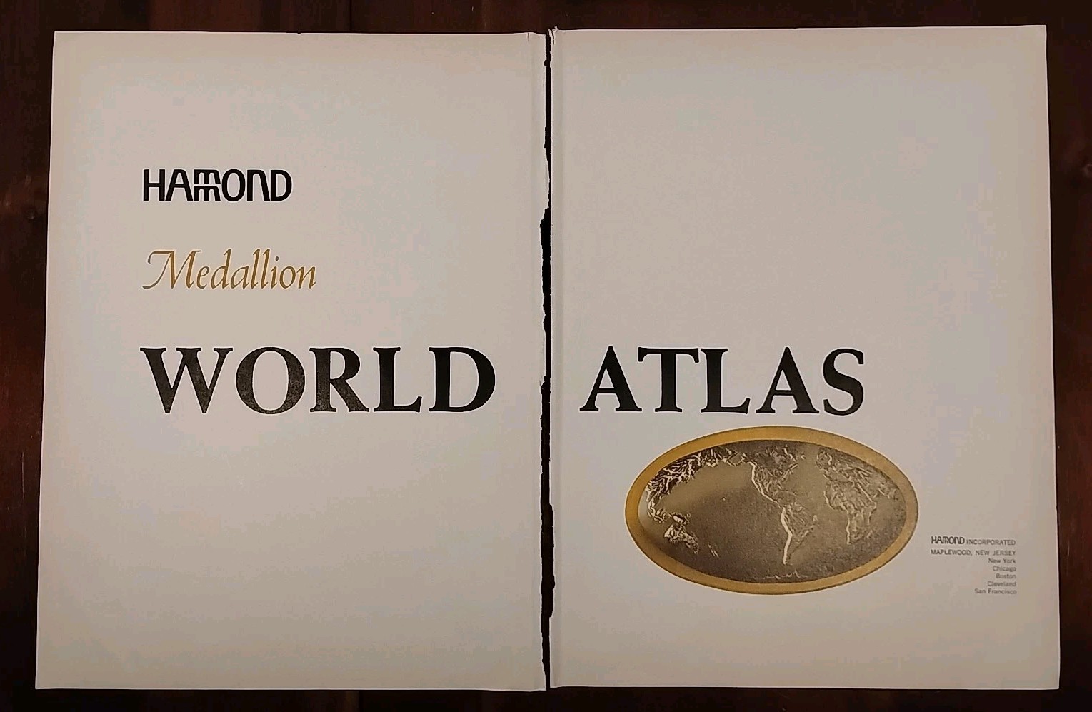 1973 Vintage UNITED KINGDOM & IRELAND Atlas Map Hammond Medallion World Atlas