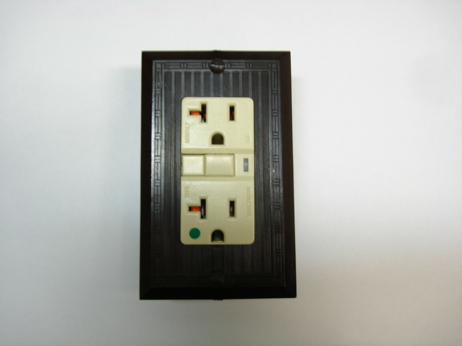 Vintage Uniline Brown Decora GFCI Switch Outlet Wall Cover Plate Ribbed GEM