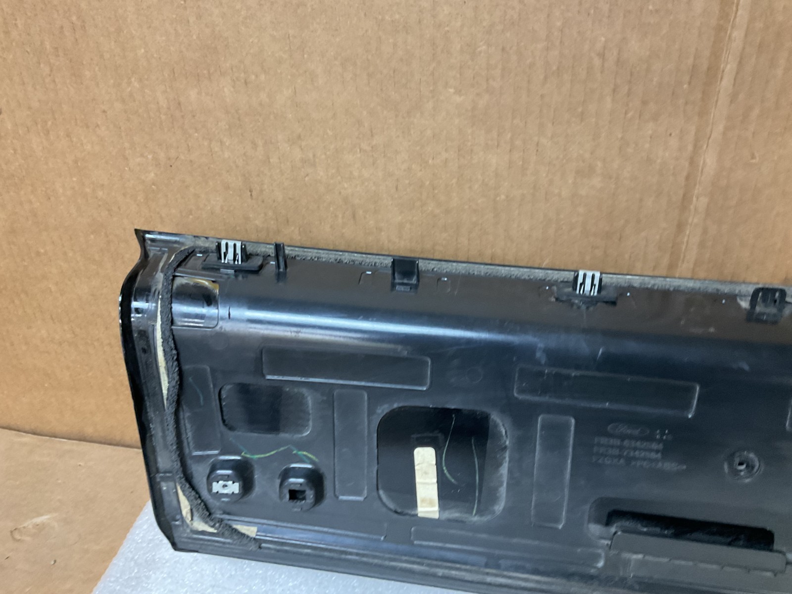 2015 2023 FORD MUSTANG REAR TRUNK DECK LID SHELL MOLDING