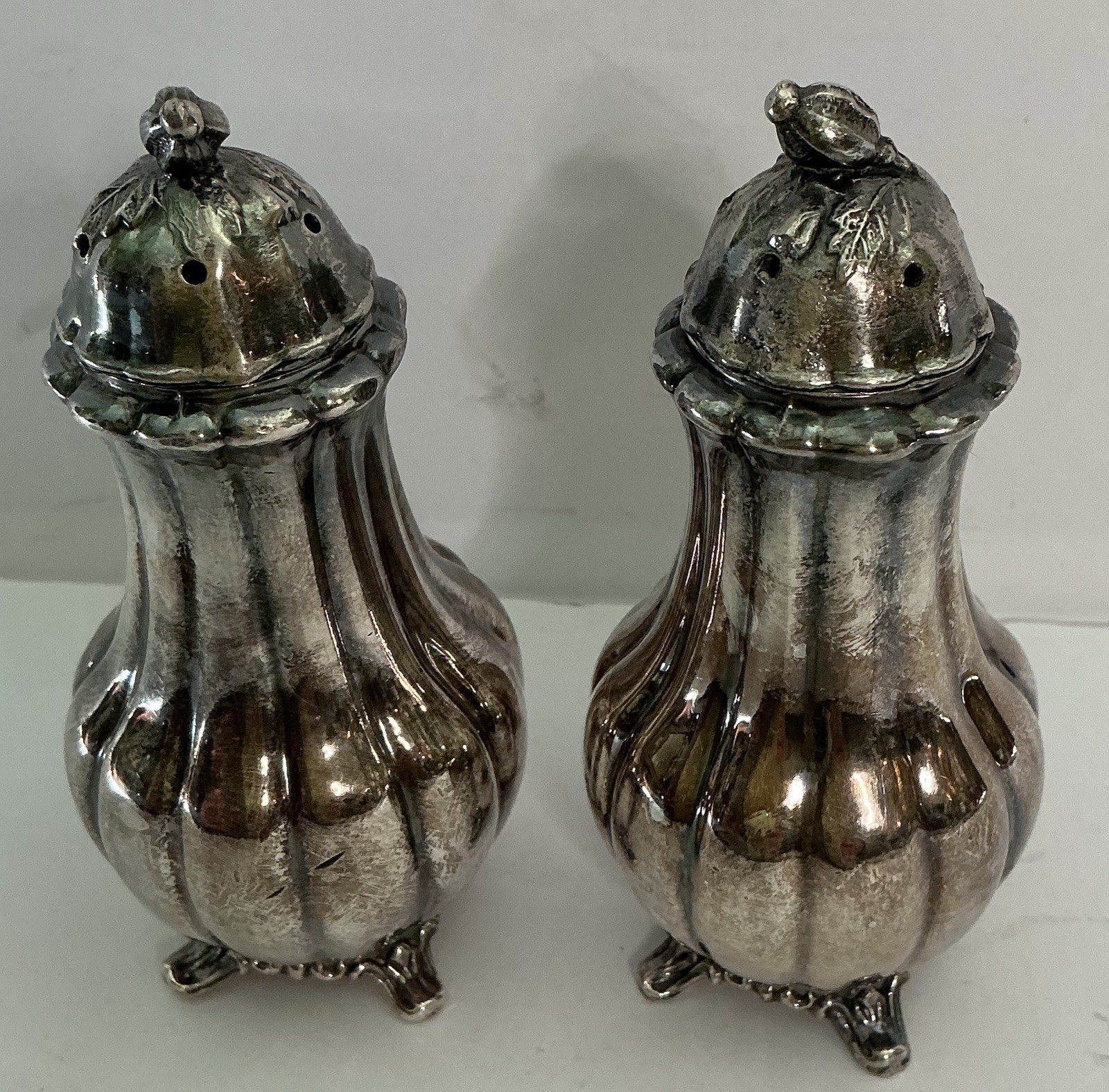 Vintage Community Silverplate Melon Muffineer Sugar Shakers Acorn Finials
