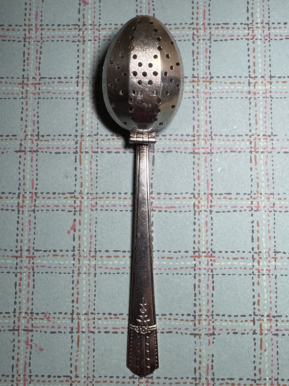 c1949 WMA Rogers EVERLASTING Tea Infuser Spoon Handle Hinged Bowl Excellent