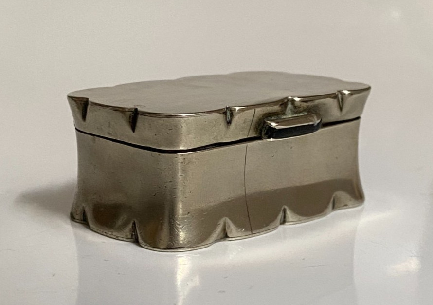 Antique 1930s Art Deco Scalloped Silver Tone Snuff Pill Box Gold Wash Interior