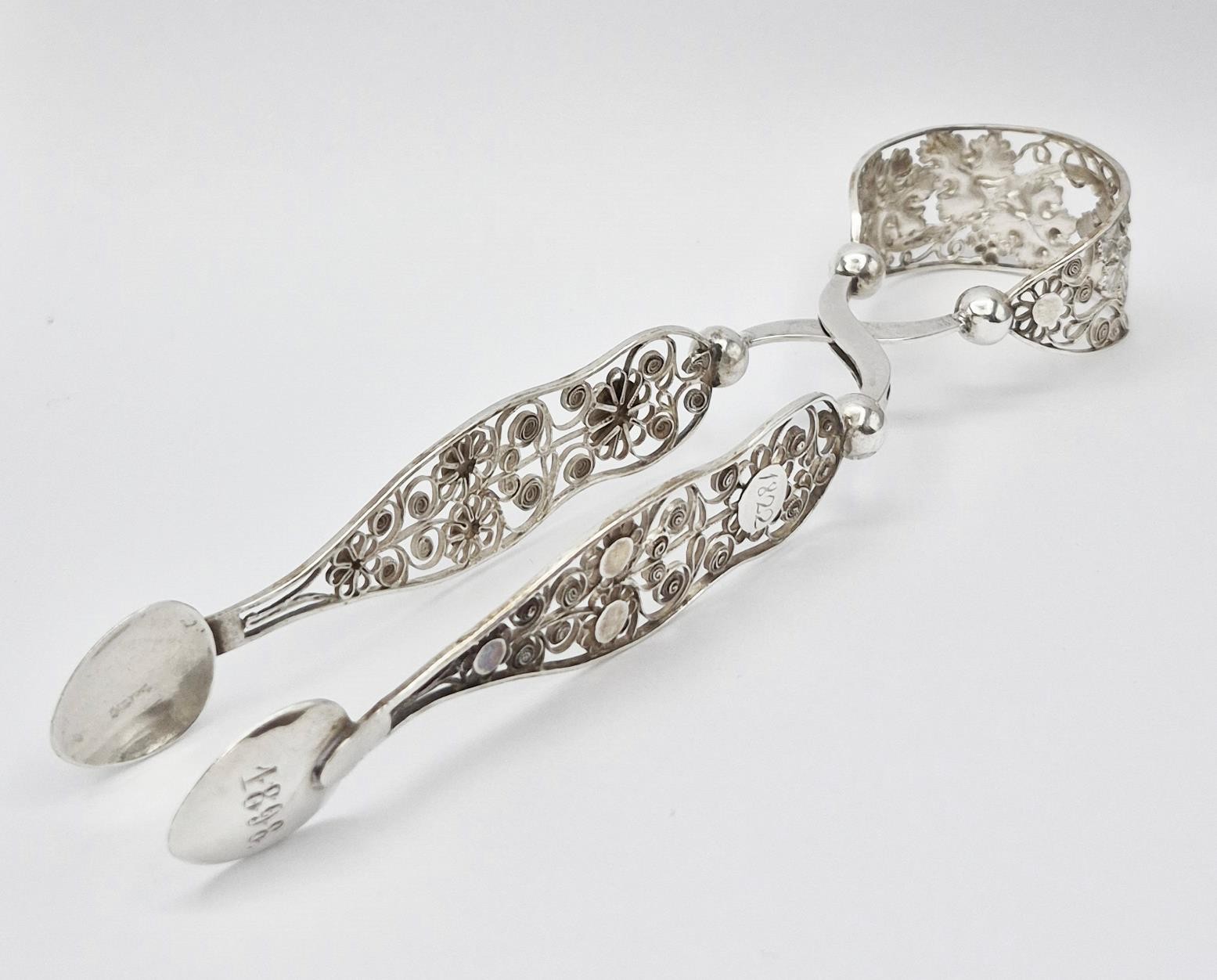 FINE 19TH CENTURY SOLID SILVER FILIGREE GRAPEVINE SUGAR TONGS