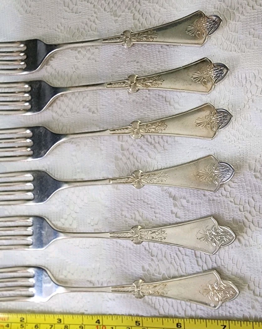😜SET OF 6 RARE VICTORIAN AESTHETIC c1874! SILVER PTRN SILVERPLATED PLACE FORKS
