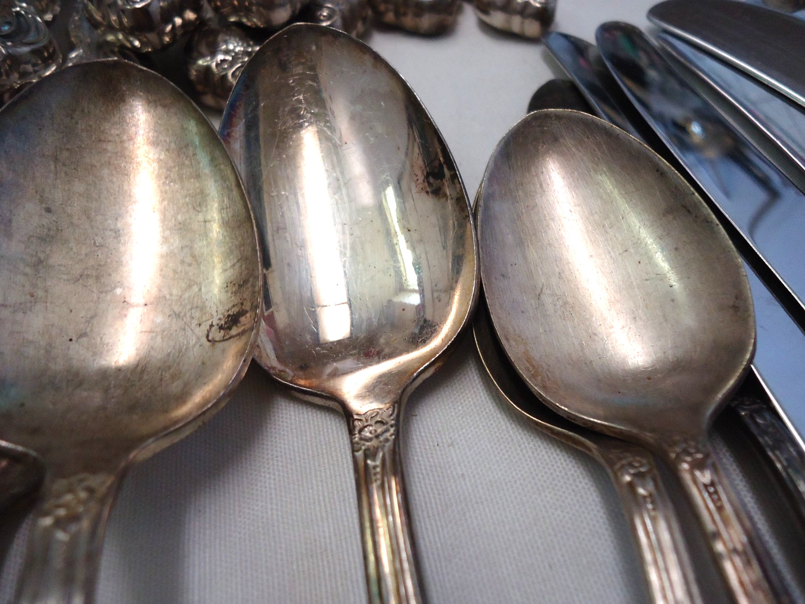 VINTAGE SILVERPLATE FLATWARE MIXED BULK LOT 110- PIECES