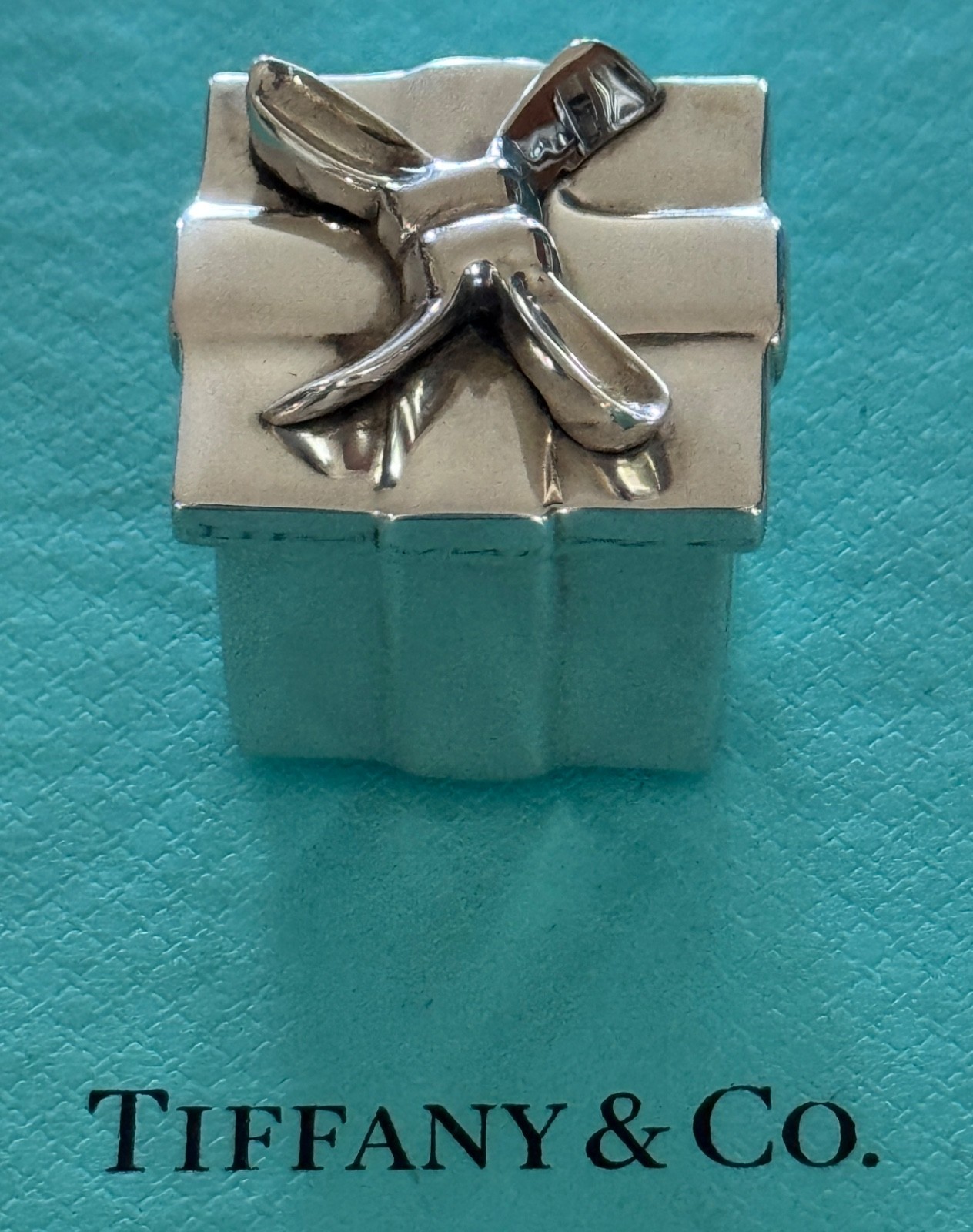 Tiffany & Co. PillBox Gift Box With a Bow Style Sterling Silver 925 Vintage