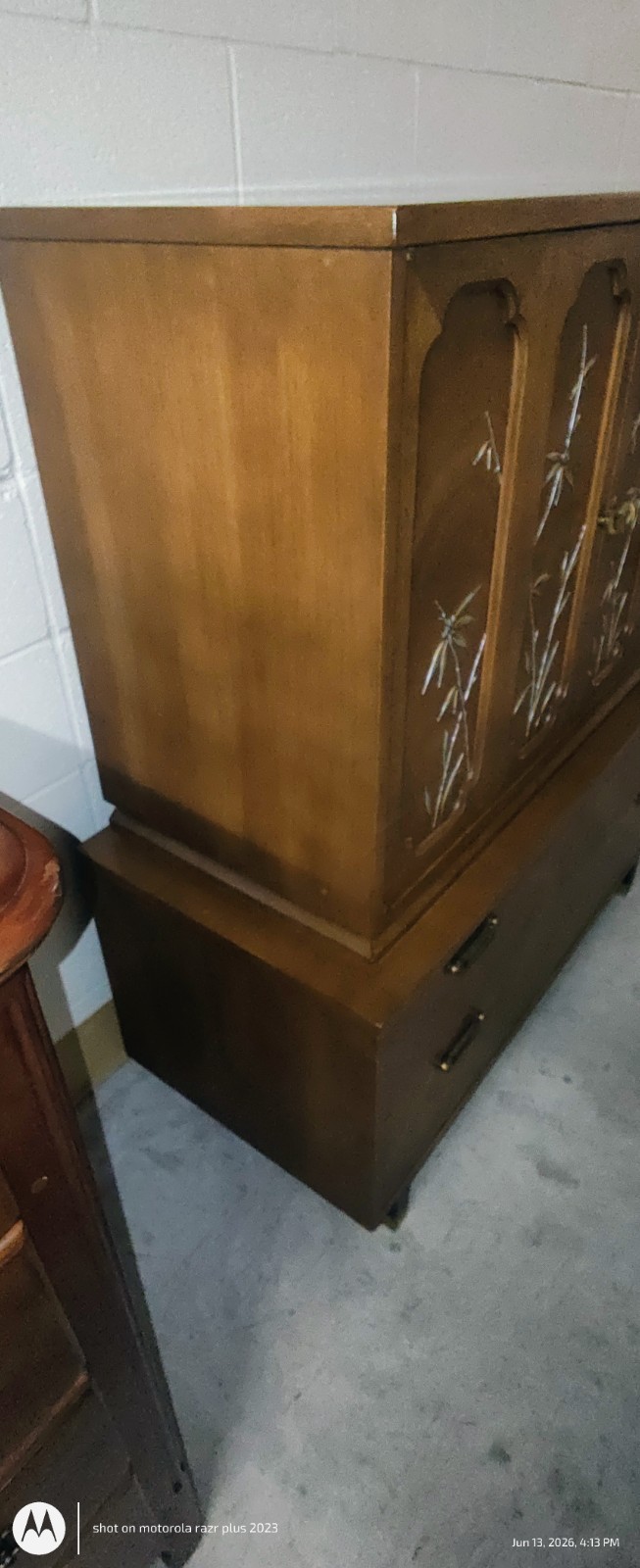 Broyhill premium dresser