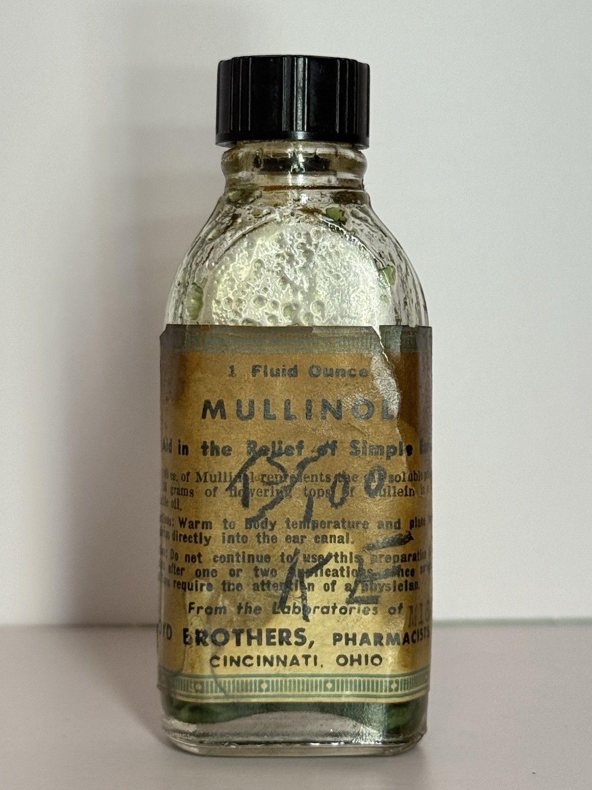 Vintage Duraglas 1oz. Mullinol Lloyd Brothers Pharmacists Inc Bakelite Screw Cap