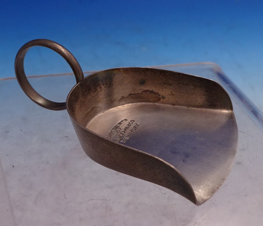 Shiebler Sterling Silver Tea Caddy Shovel 1 3/4″ x 2 5/8″ x 7/8″ .5 ozt. (#8731)