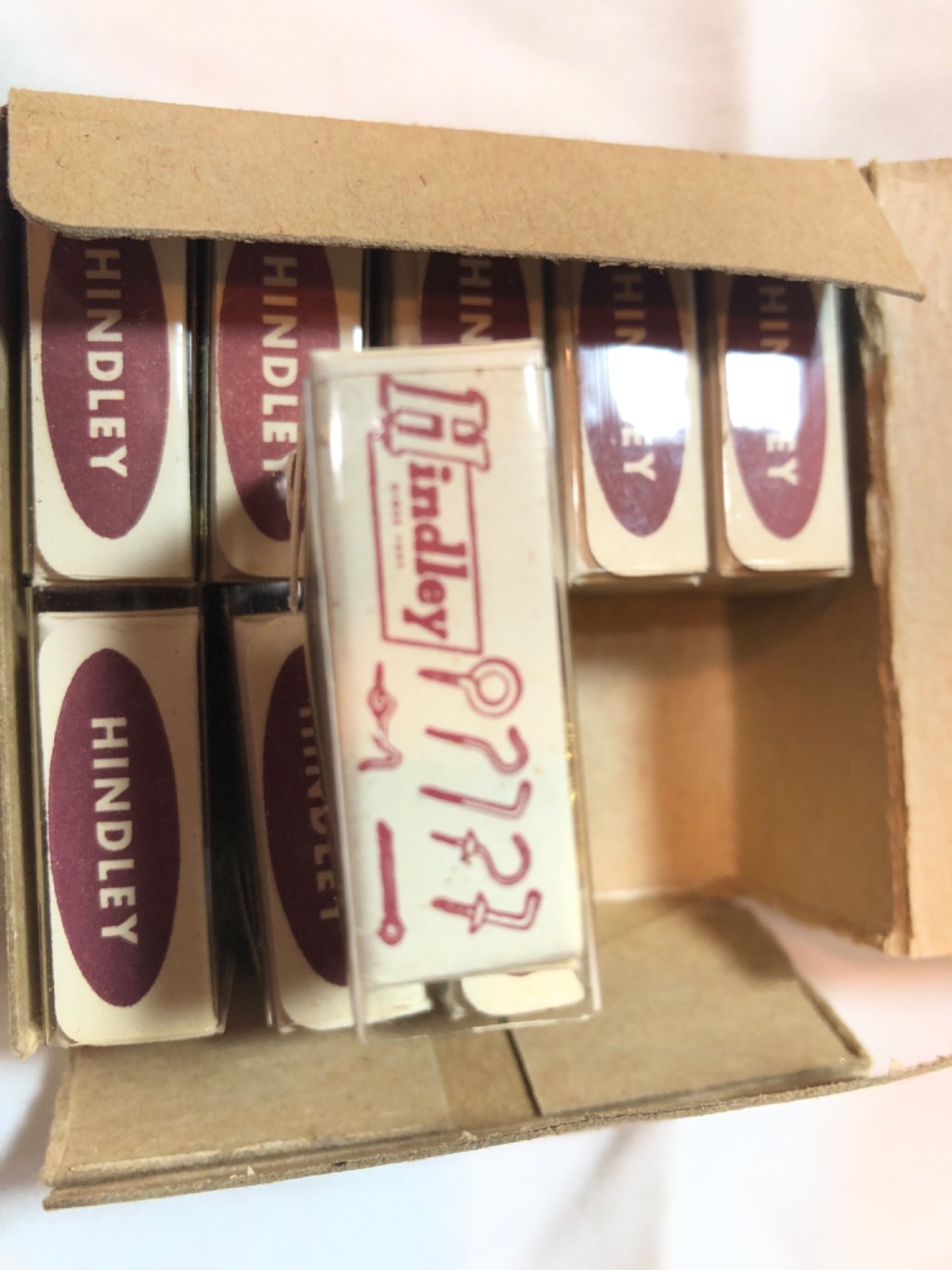 NOS 1950’s HINDLEY Shoulder Hooks U 412 1/2 – 5pcs 9 boxes gold colored A88