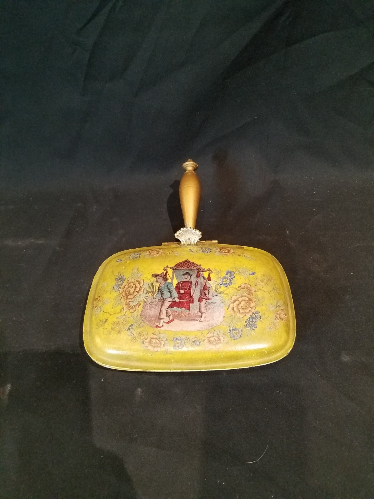 Aisian Themed Crumb Catcher