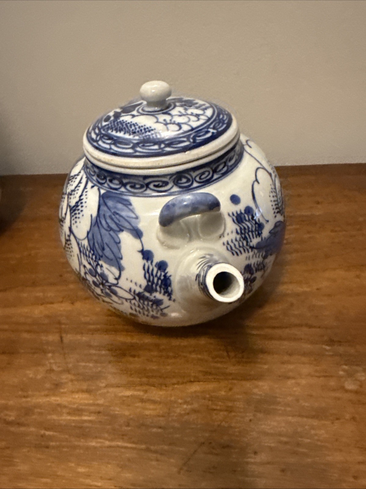 RARE LARGE 19TH CENTURY JAPANESE ANTIQUE PORCELAIN TEAPOT – Large