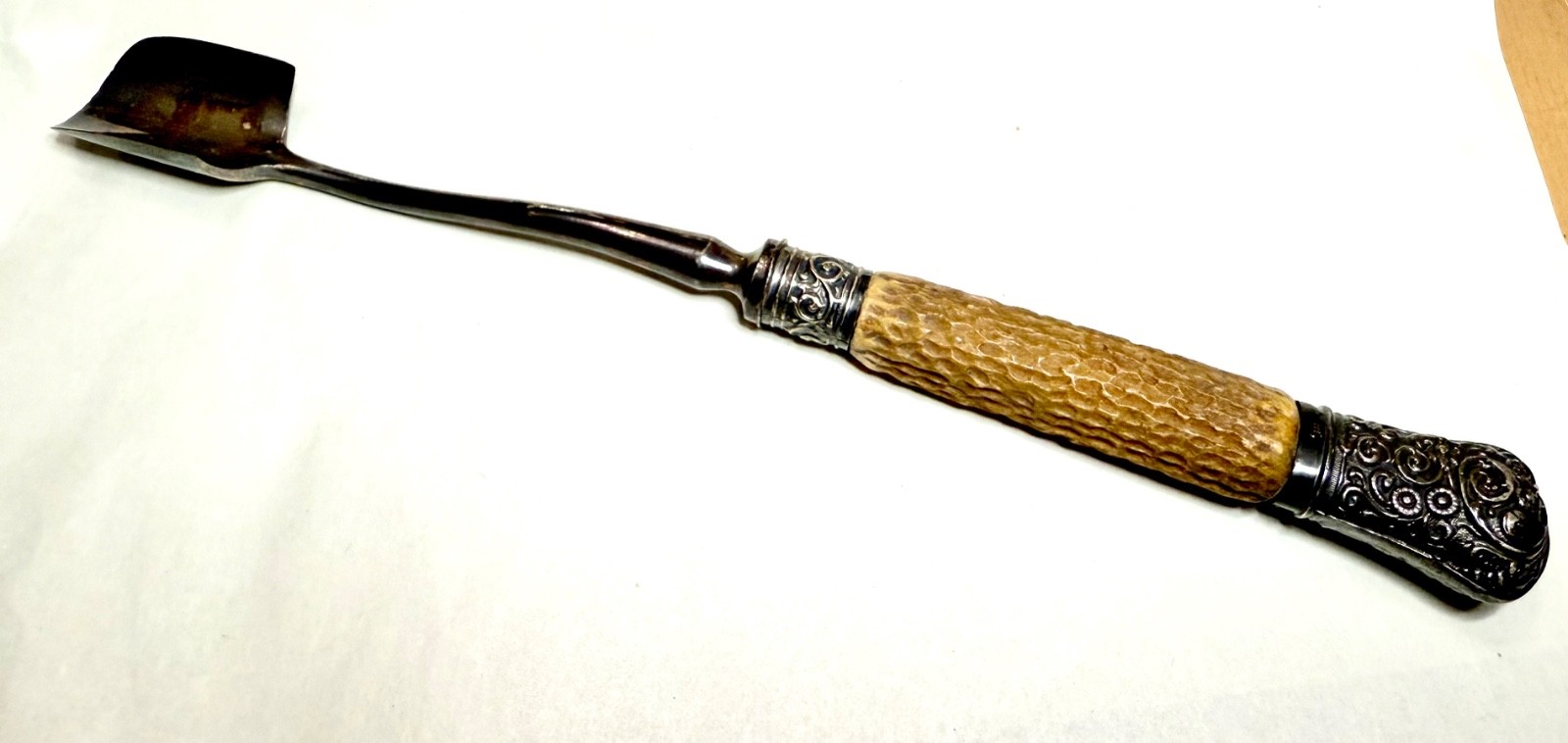 Harrison Bros & Howson Cutlers To Her Majesty Lion Stag Horn Cheese Scoop*