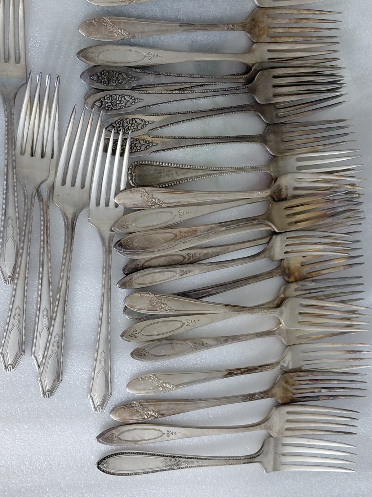 Mixed Lot 180 Pcs Silverplated Knives Forks Spoons For Craft,Repurpose,Metal Art