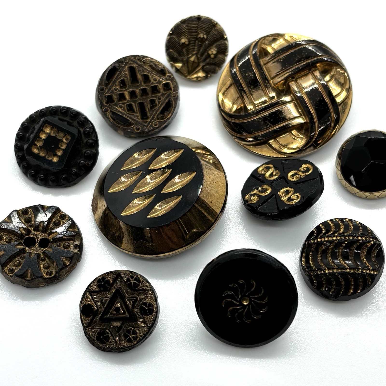 Antique Victorian Black Glass Gold Luster Button Lot Intaglio Picture