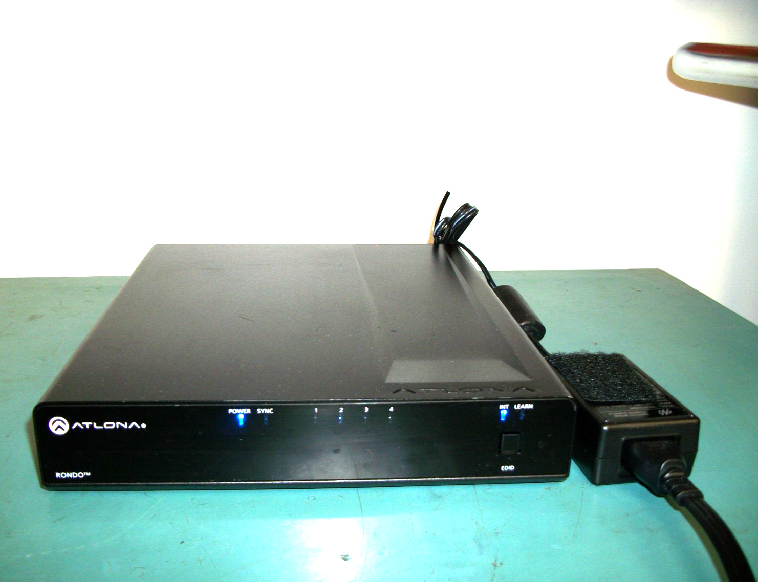 ALTONA Rondo AT-RON-444 4K HDR 1×4 HDMI Distribution Amplifier W/PWR Cord