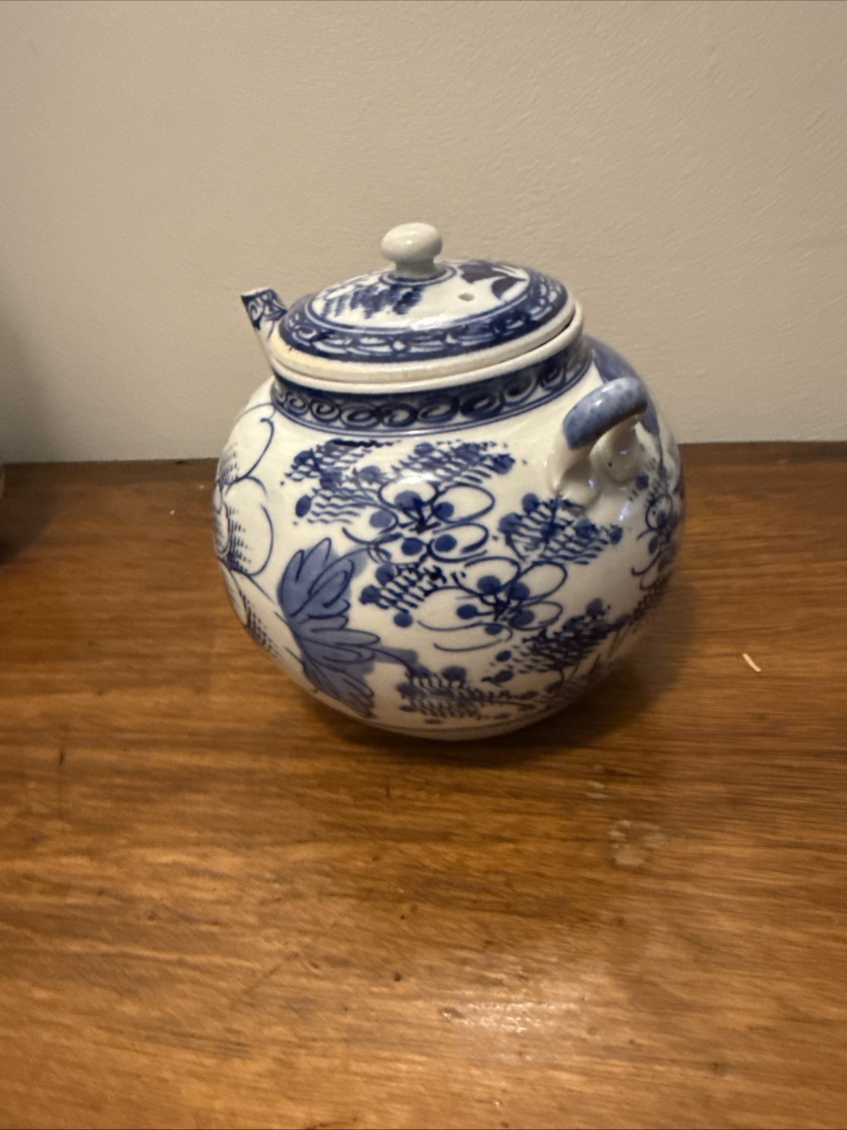 RARE LARGE 19TH CENTURY JAPANESE ANTIQUE PORCELAIN TEAPOT – Large