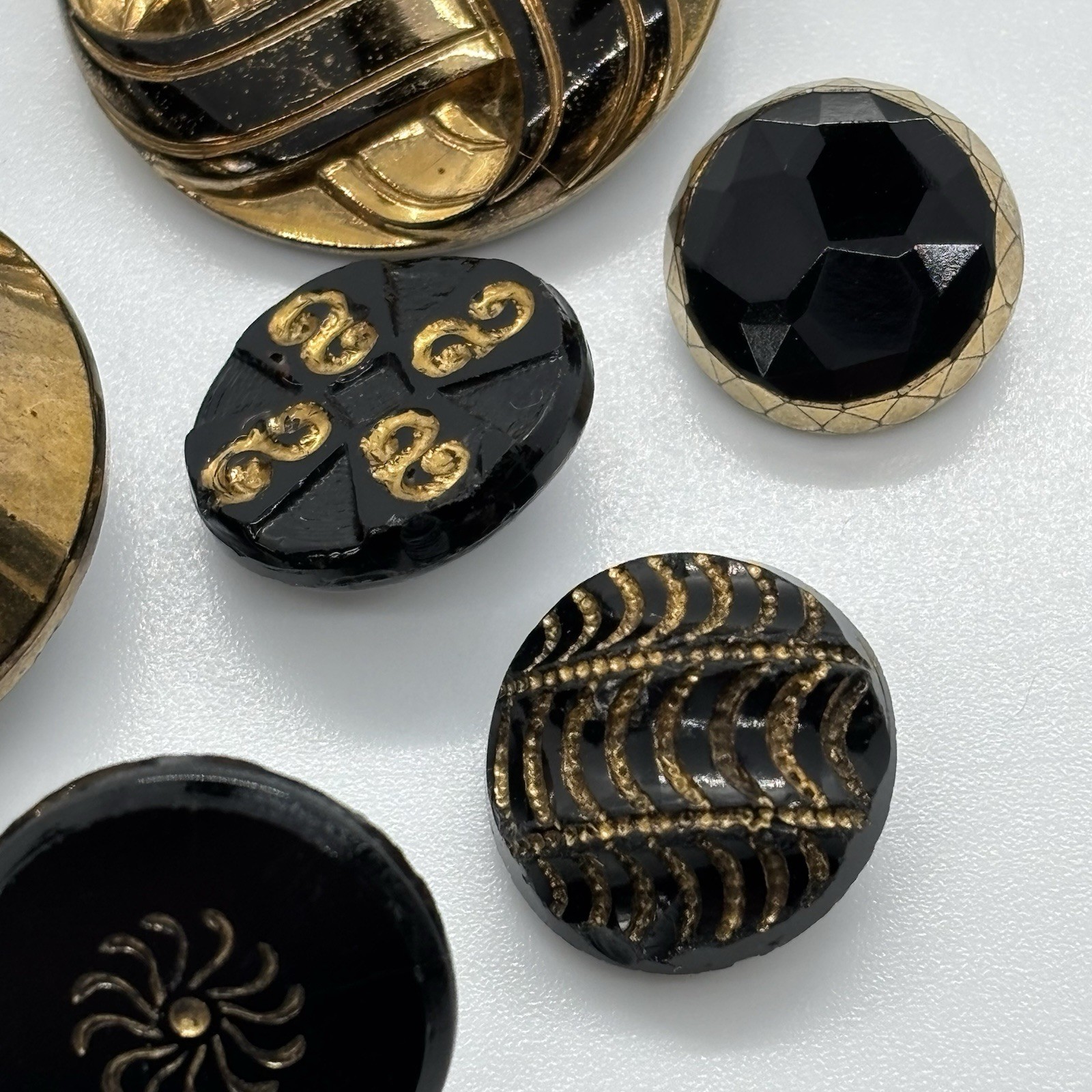 Antique Victorian Black Glass Gold Luster Button Lot Intaglio Picture
