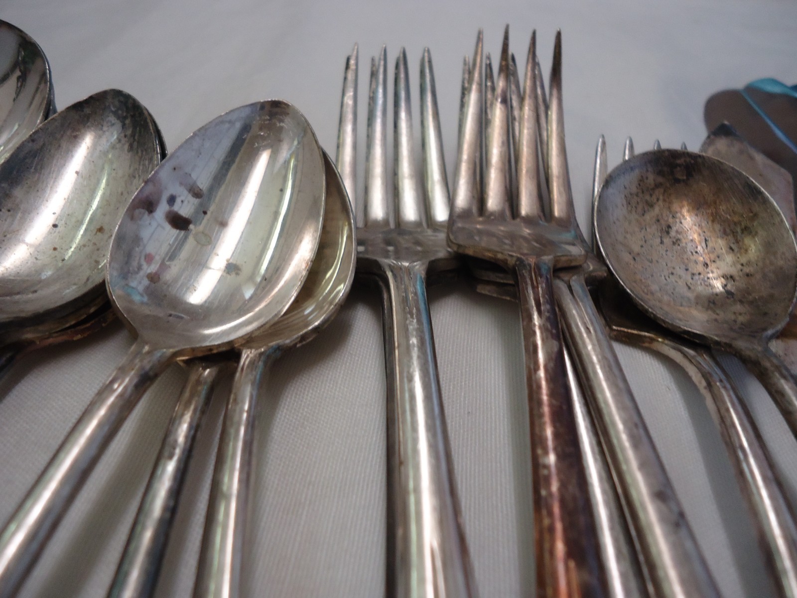 VINTAGE SILVERPLATE FLATWARE MIXED LOT BULK 120-PIECES