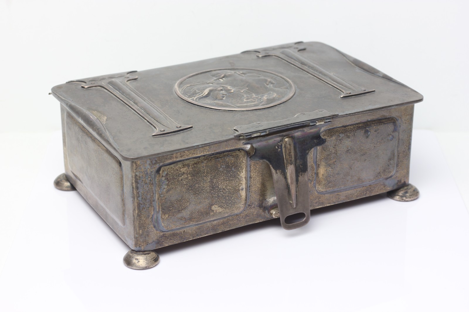 Antique Kate Harris Arts and Crafts Silver Jewelry Box 1899 England