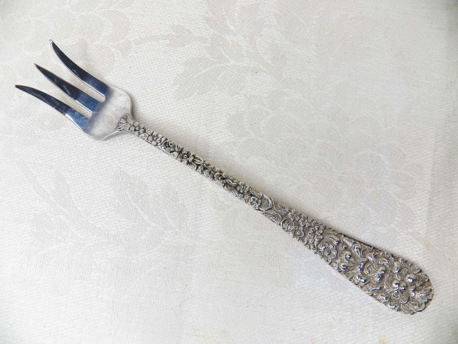STIEFF ROSE STERLING SILVER COCKTAIL FORK 5 5/8″ NO MONOGRAM
