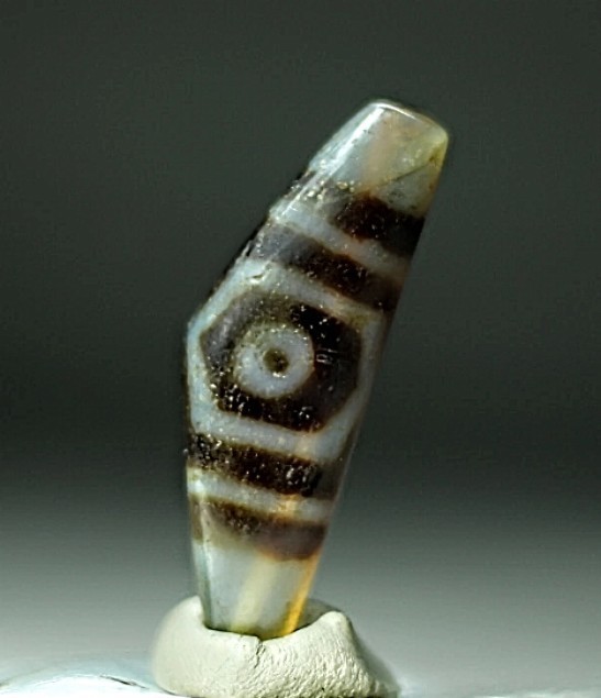 Antique Tibetan Old Agate Ox Horn Shape 3 Eye Motif Dzi Bead 9*18*52mm