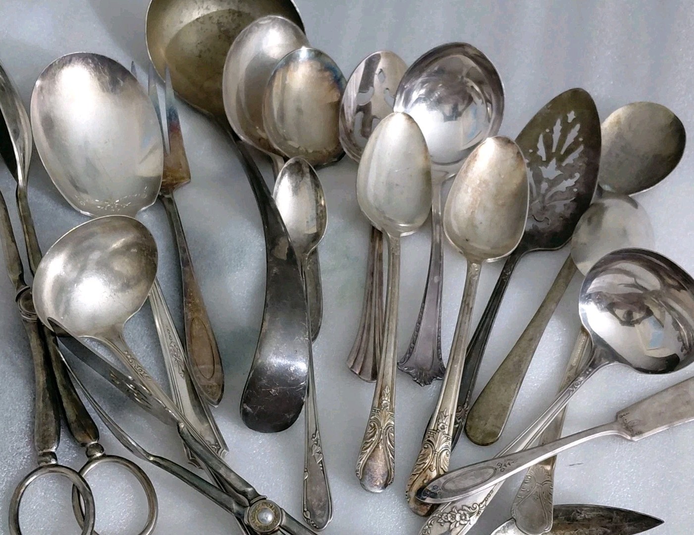 Mixed Lot 180 Pcs Silverplated Knives Forks Spoons For Craft,Repurpose,Metal Art