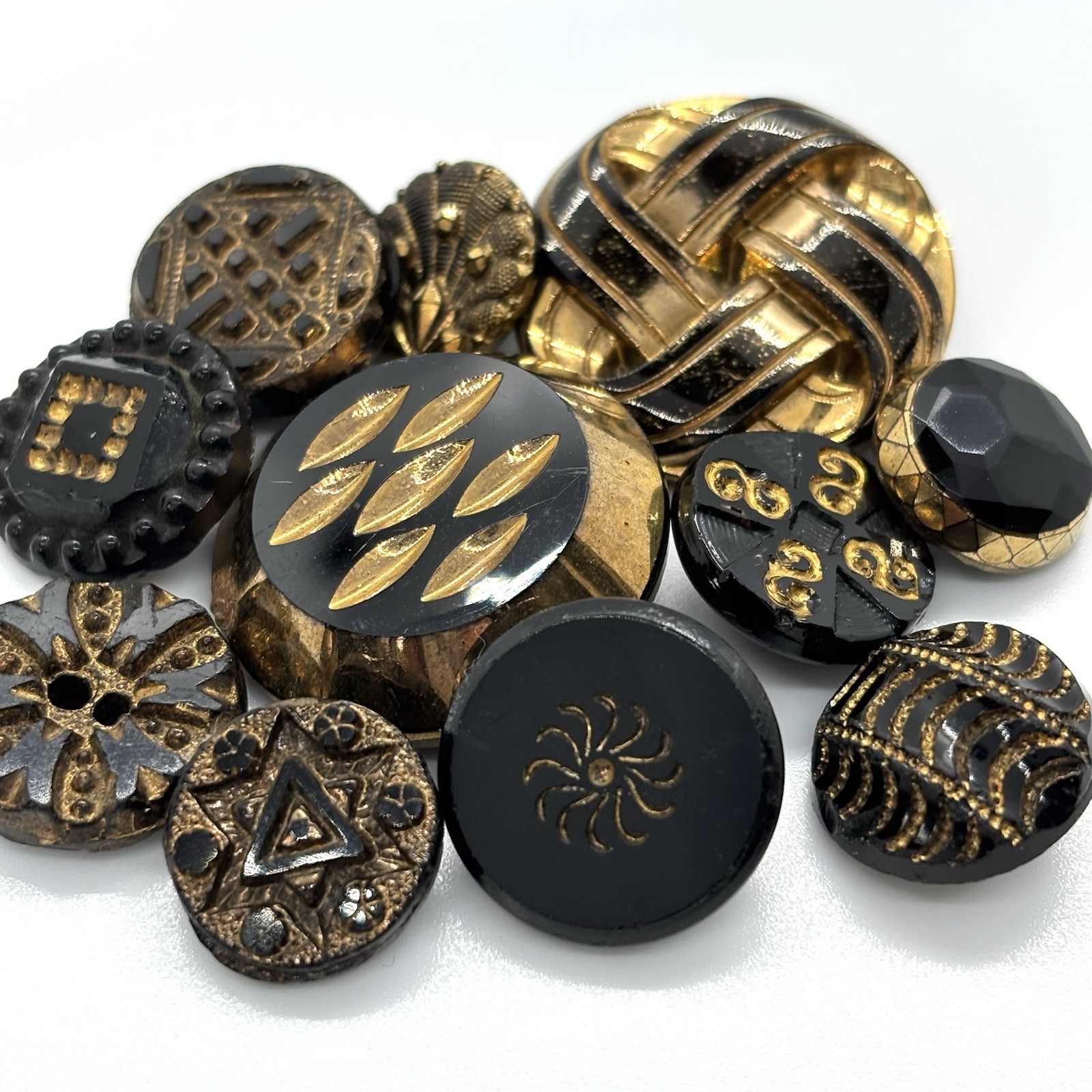Antique Victorian Black Glass Gold Luster Button Lot Intaglio Picture