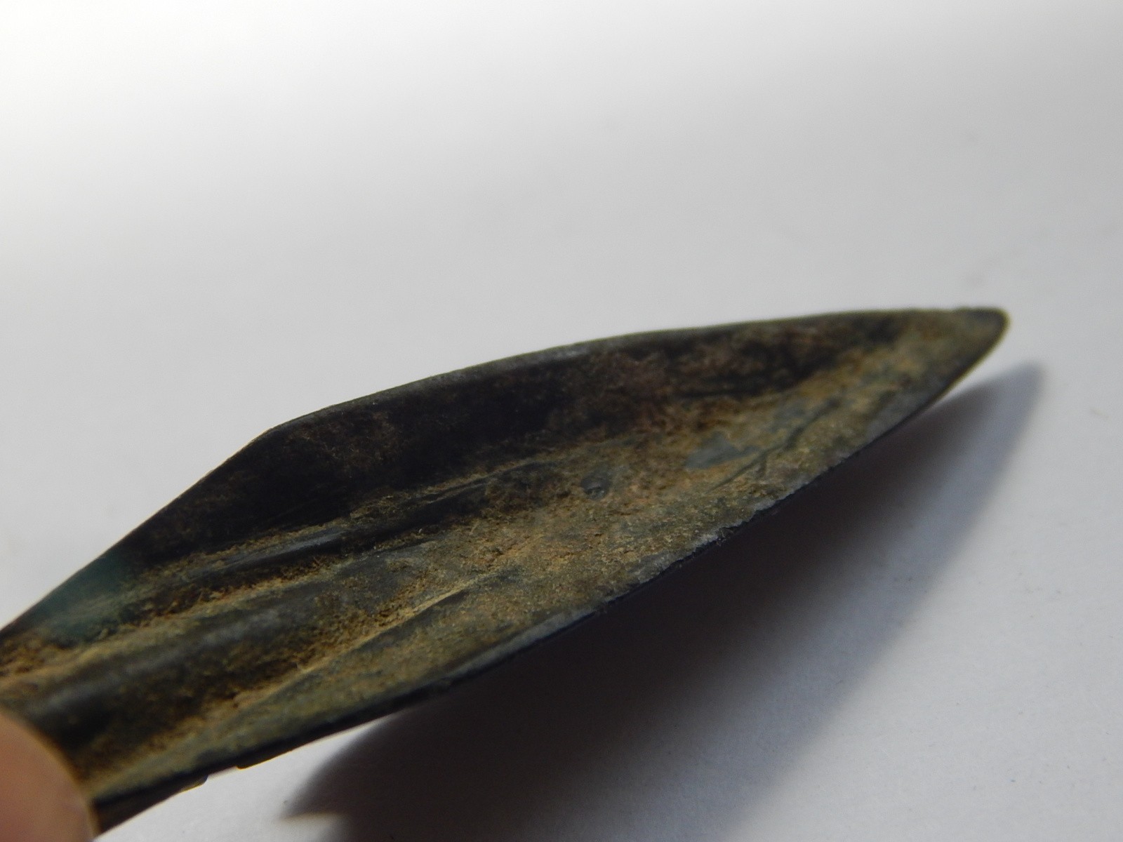 ANCIENT ANTIQUE EXCAVATED BRONZE ARROW HEAD DATE & ORIGIN UNKNOWN