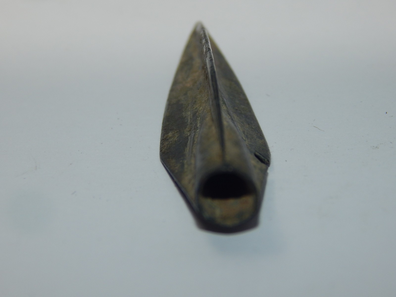 ANCIENT ANTIQUE EXCAVATED BRONZE ARROW HEAD DATE & ORIGIN UNKNOWN