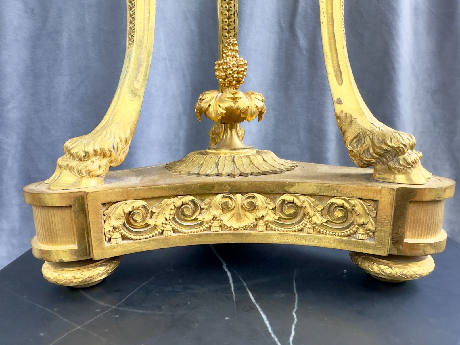 French Henry Dasson et Cie Gilt Bronze Seven-Light Poppy Candelabra 1885