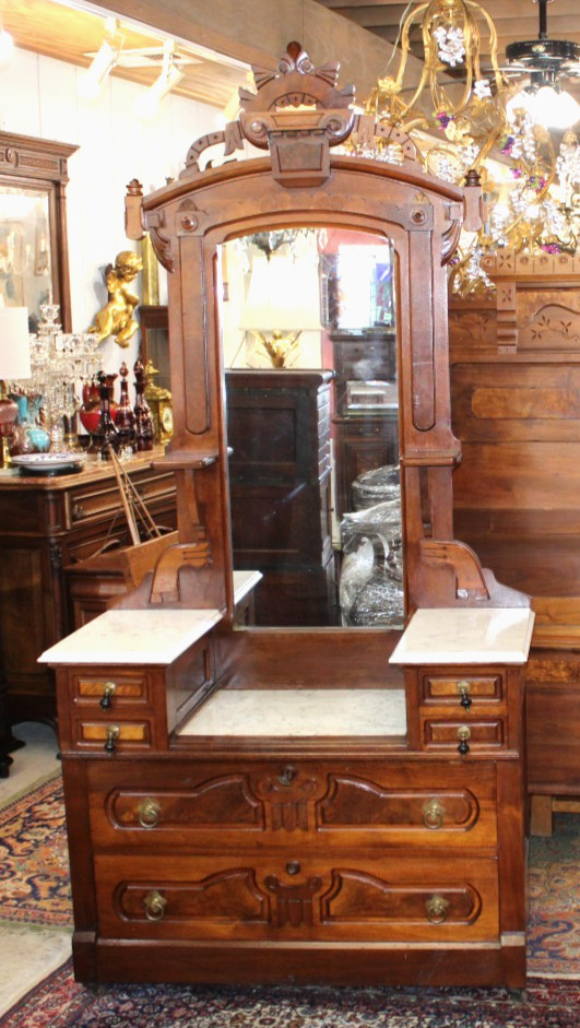 American Antique Eastlake Victorian Mahogany Dresser / Vanity