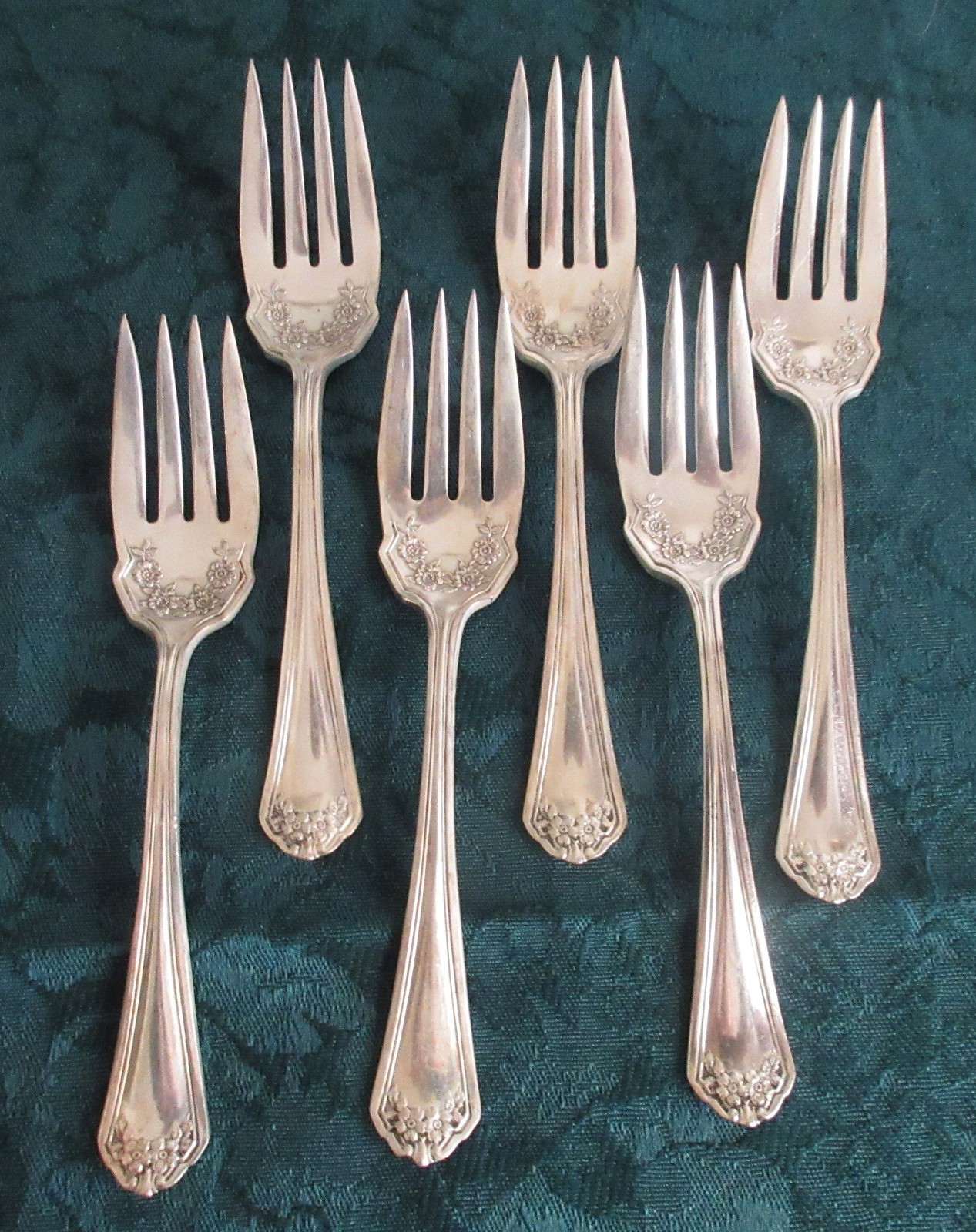 Kensington Salad Forks WM ROGERS & SON AA Lot of 6 Floral 6 1/8” Long