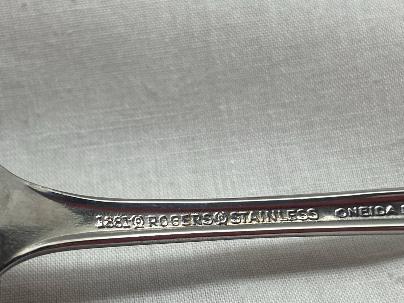 8 ~ 1881 Rogers Oneida LTD Bittersweet Repose Stainless Flatware Soup Spoons `