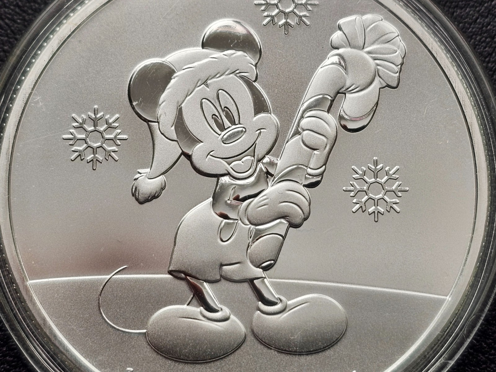 2020 NIUE – 1 OZ SILVER COIN $2 DISNEY MICKEY MOUSE CHRISTMAS WITH CAPSULE BU