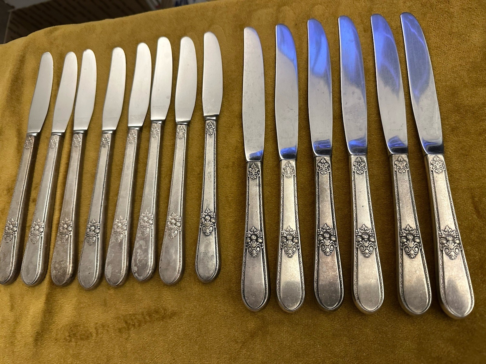 IS ADORATION Set of 8 Grille Knives + 6 Dinner 1847 Rogers Silverplate Flatware