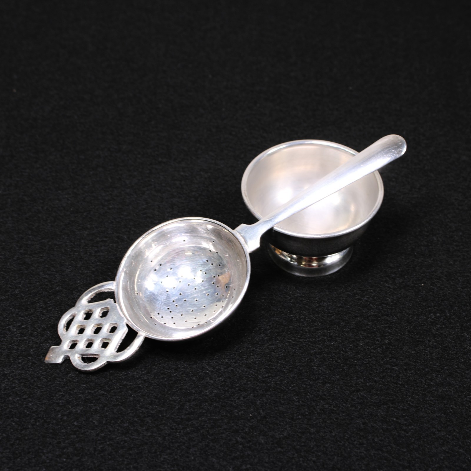 Vintage Silver Plated Tea Strainer With Drip Cup Ornate Crown Lattice Design