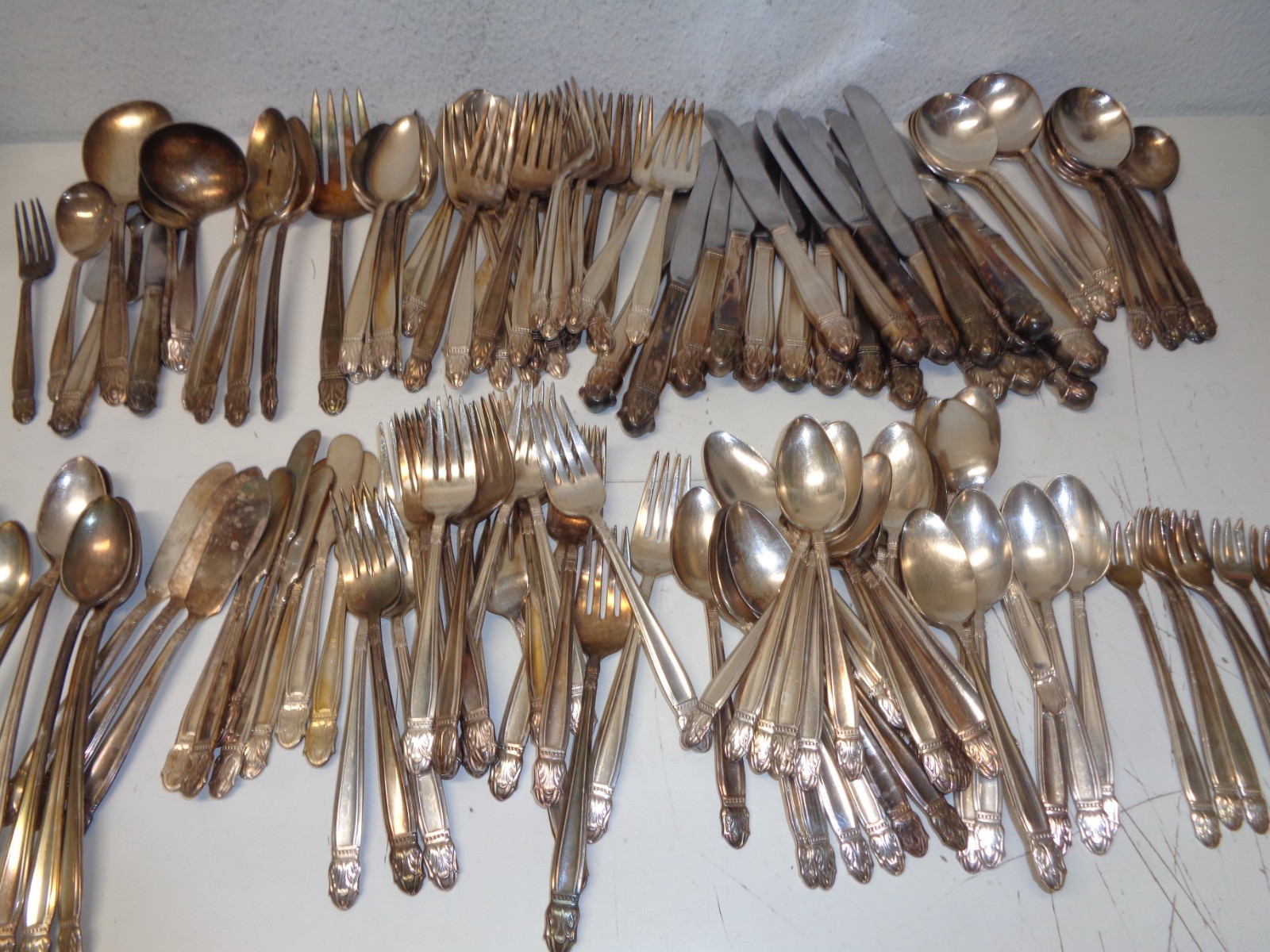 Vintage Holmes & Edwards 143 Pieces Danish Princess Flatware
