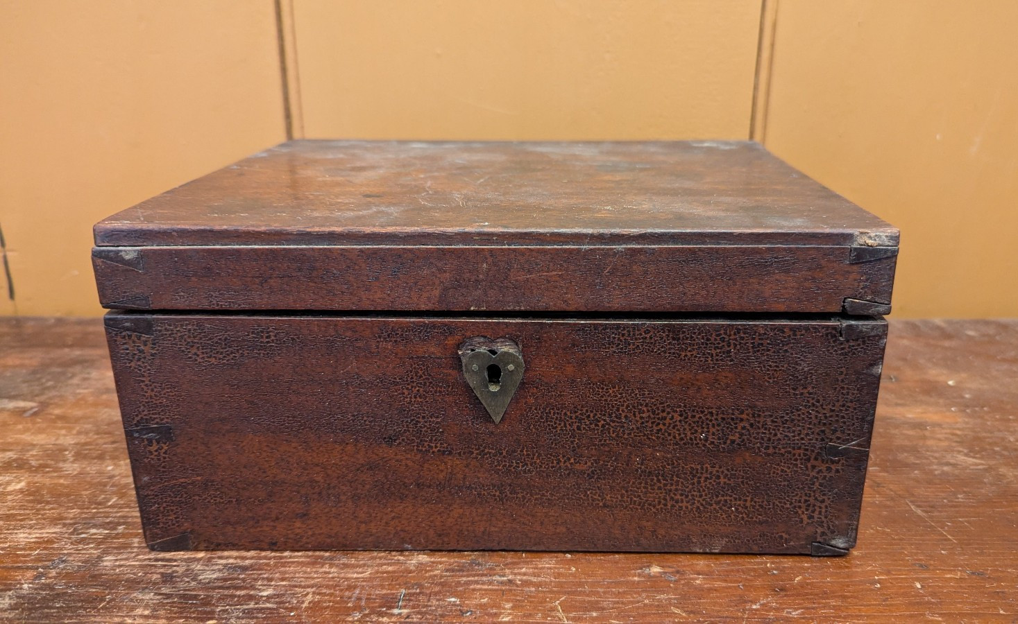 18thC 19thC Antique Dovetailed Trinket Box In Old Surface, Heart Escutcheon READ
