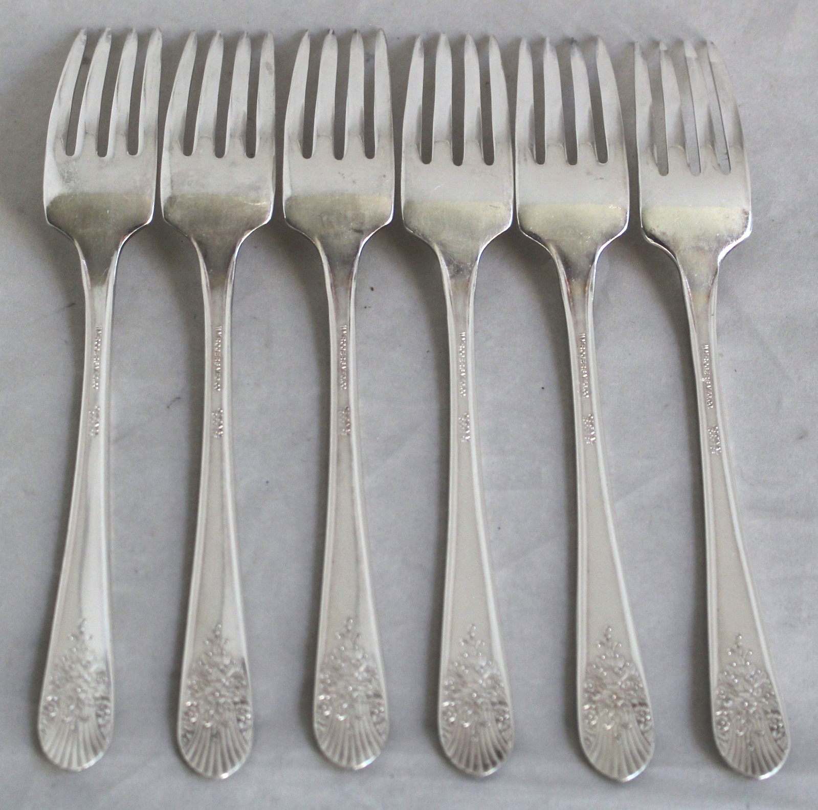 6 Wm Rogers Original Rogers SILVER MIST/MARIGOLD Dinner Forks