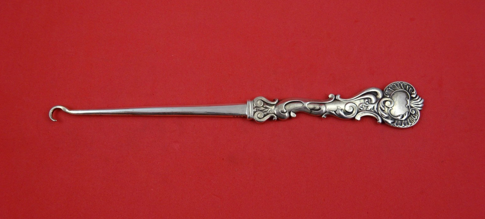 Rococo by Shiebler Sterling Silver Button Hook 8 1/8″
