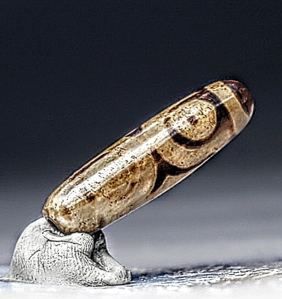 Pre-1800s Indo/Tibetan Old Agate 3 Eye Dzi Bead 11*38mm