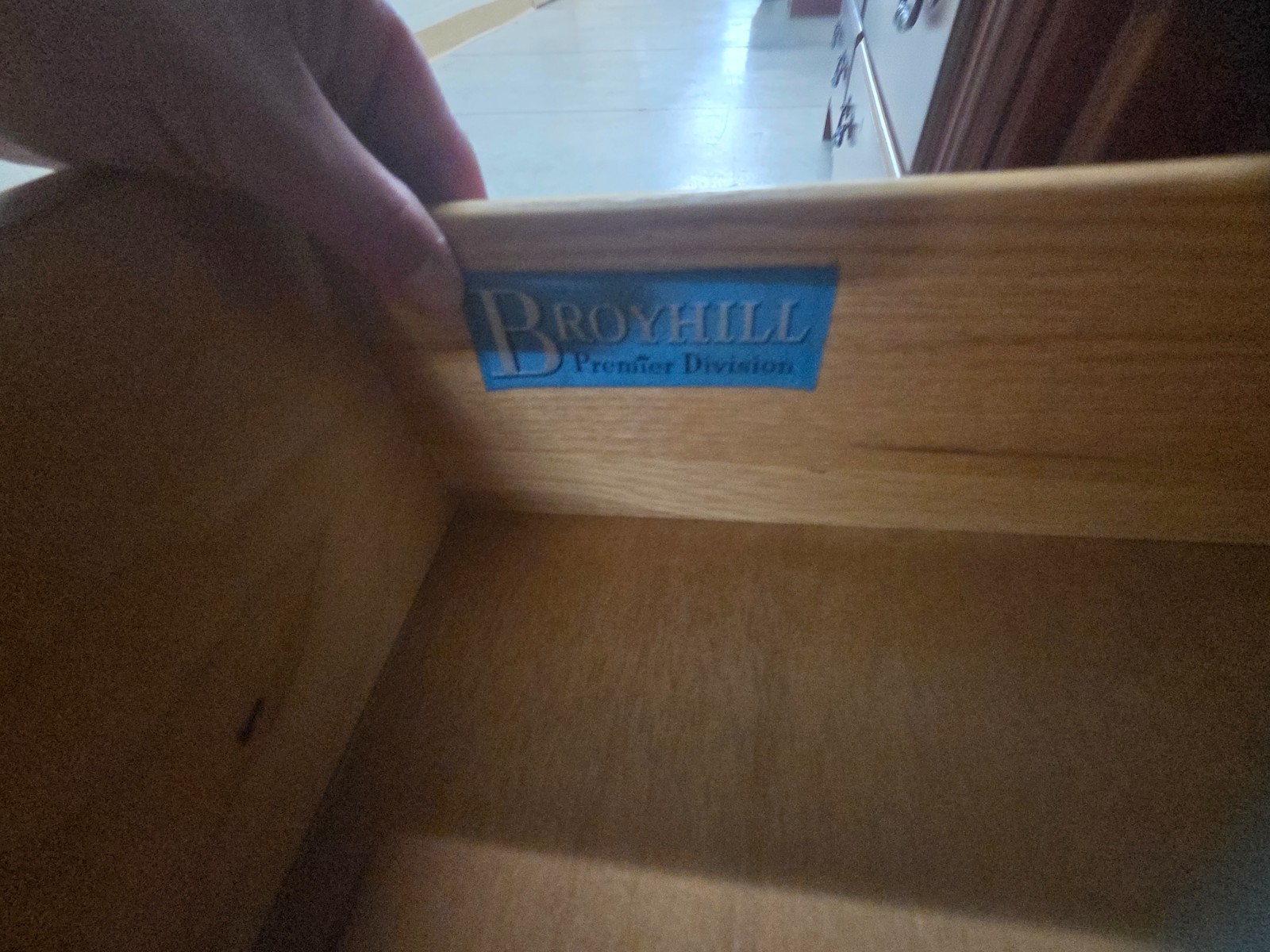 Broyhill premium dresser